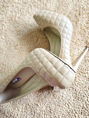 BCBGeneration Women's Pixie Quilted High Heel Pumps Size 7M